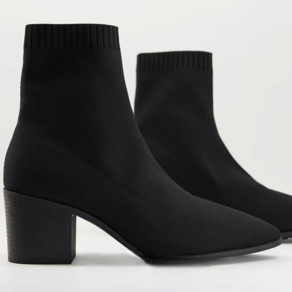 ASOS DESIGN Heeled Chelsea Boot In Ribbed Black Knit Size 8 - Picture 1 of 10